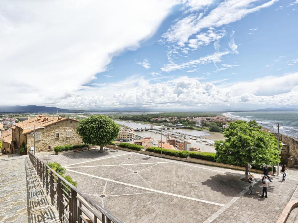 Ampio Bilocale Nel Centro Storico Castiglione Della Pescaia Apartment Exterior photo